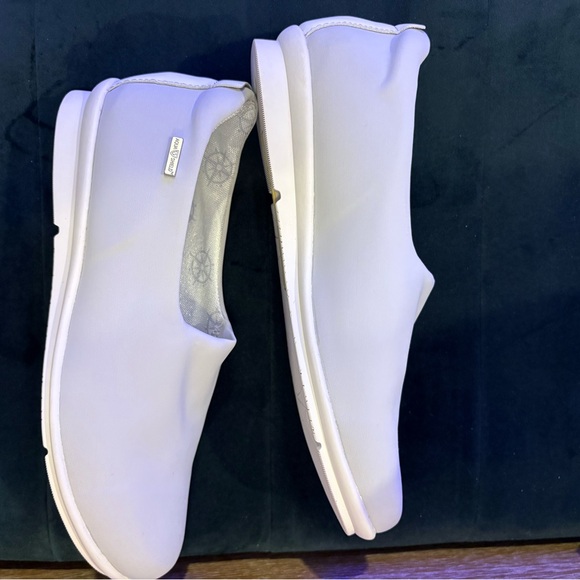 Bussola White Slip-On Shoes NWT - Picture 2 of 5